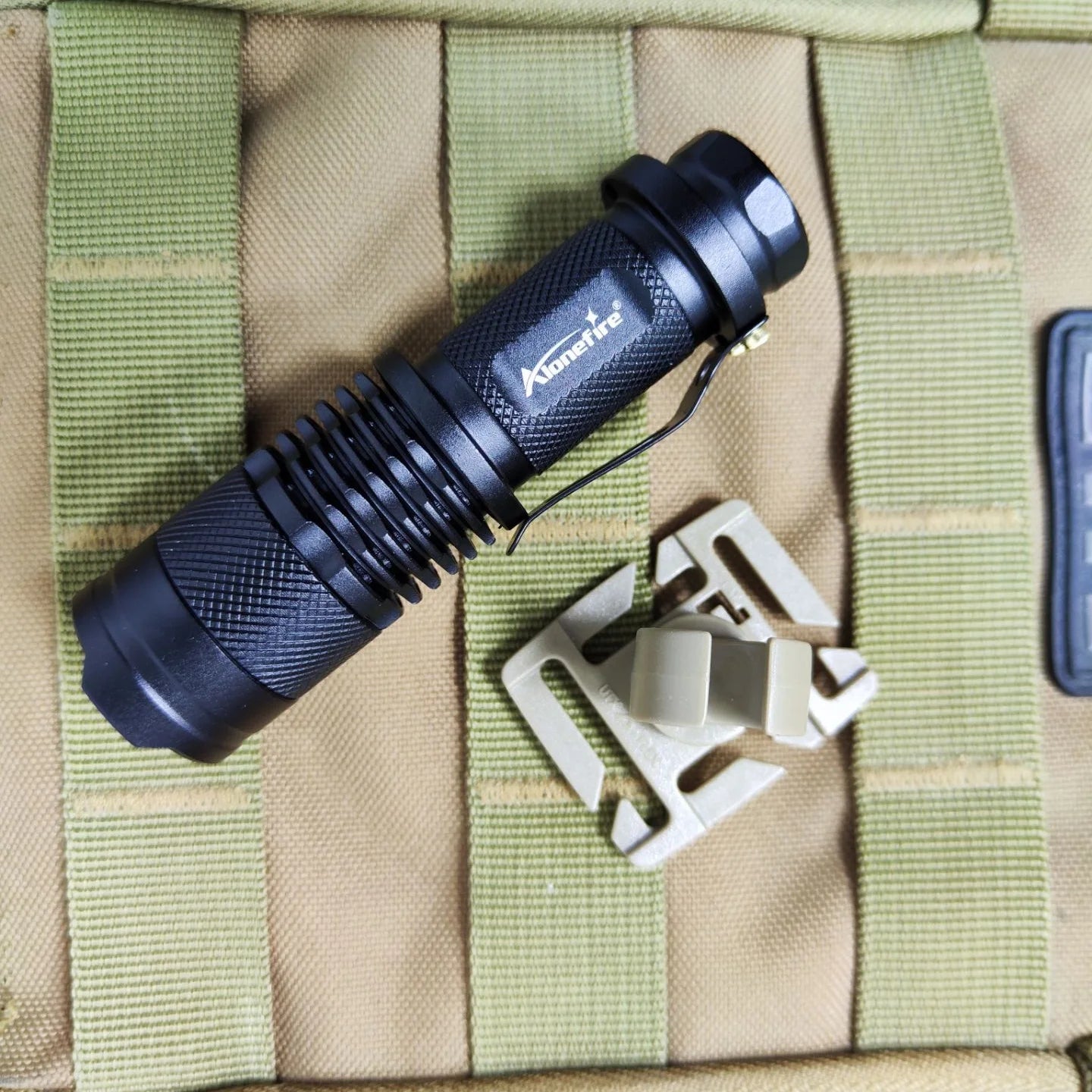 Swivel U Ring Flashlight Holder Clamp